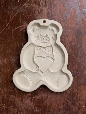 Pampered Chef Teddy Bear With Heart Art Stoneware Cookie Mold 1991 6" Baking